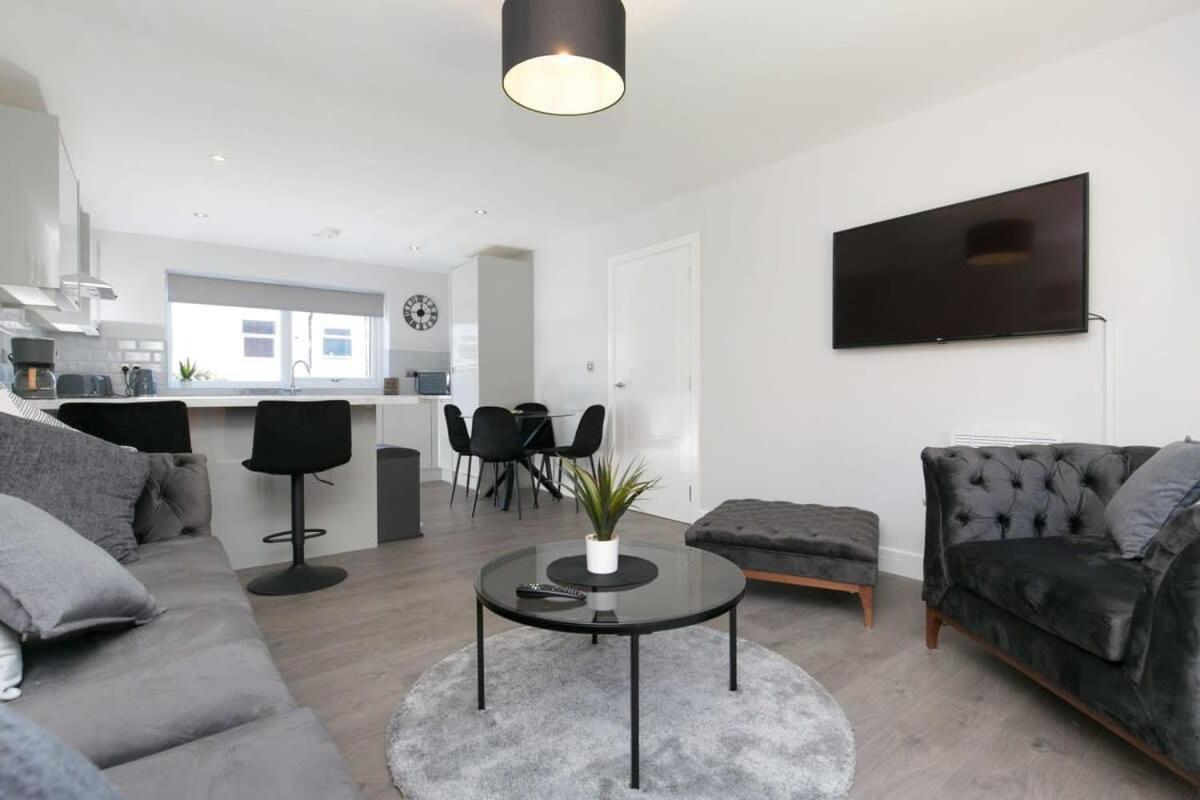 Stunning 2 Bedroom Apartment In Wallasey Exterior photo