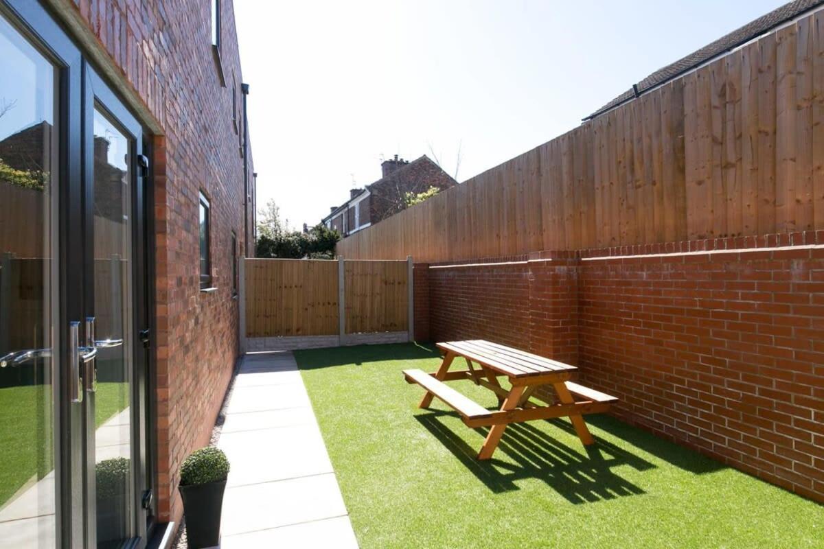 Stunning 2 Bedroom Apartment In Wallasey Exterior photo