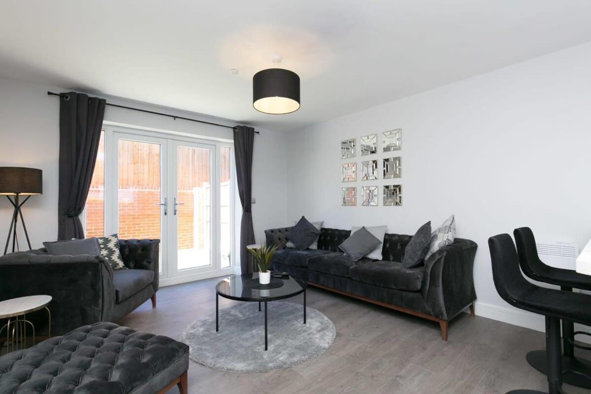 Stunning 2 Bedroom Apartment In Wallasey Exterior photo